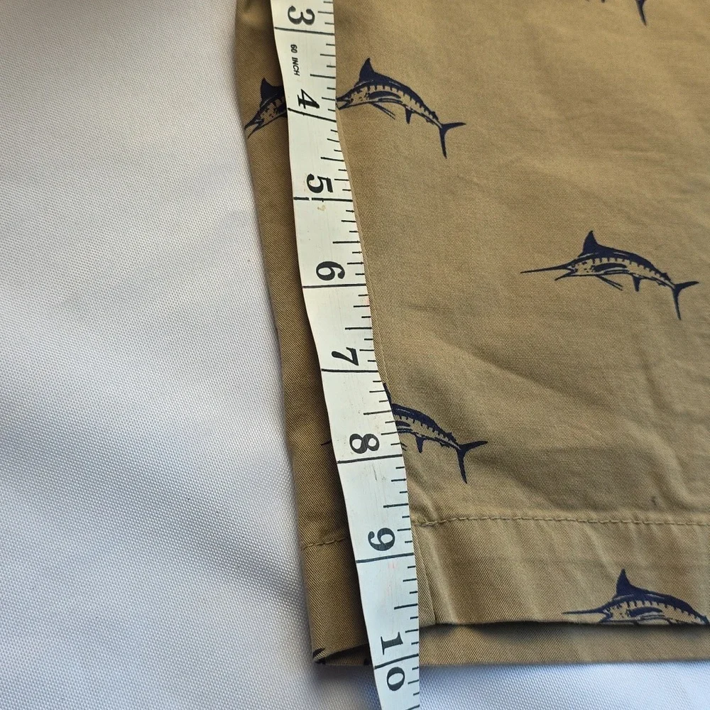NWT Hudson & Barrow Men's‎ Shorts Tan W/Navy Swordfish Flat Front Pockets Sz 32